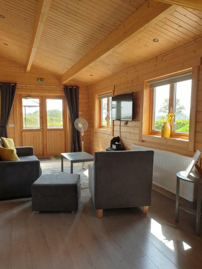 Ruth'S Retreat Country Retreat With Private Hot Tub Villa Shrewsbury Exterior photo